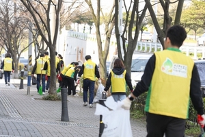 신천지 부산교회, 클린하단 캠페인 진행···"성전 주변은 내 손으로 깨끗하게"